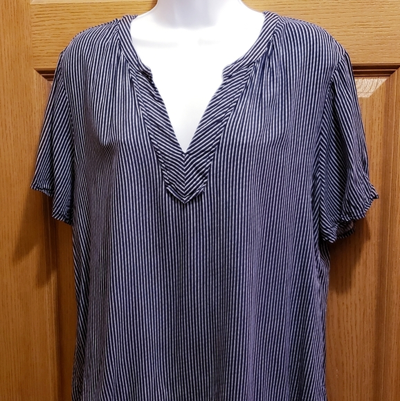 Old Navy Tops - Old Navy Blue and White Striped V Neck Top Size XL